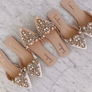 Lulus Flora Beige Suede Pearl Embroidered Pointed-toe Flats, size 7.5